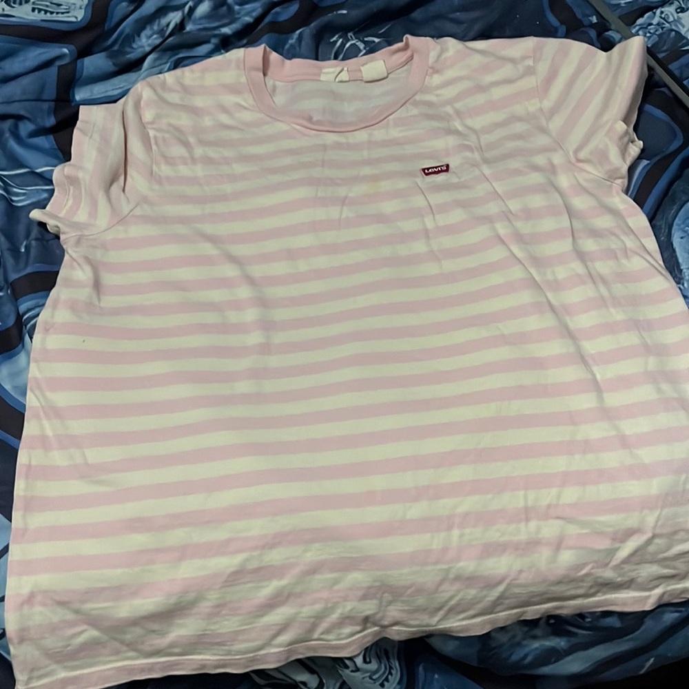 Pink & cream stripes levis women’s tshirt.